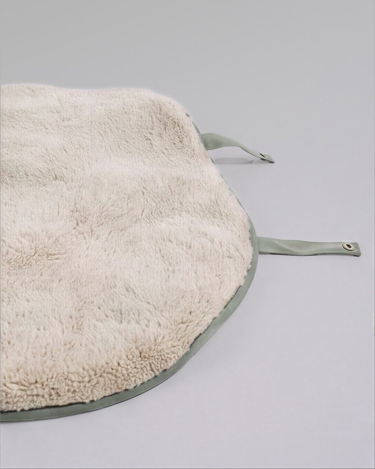 Ole Mat in Mint, unfolded, fleece side